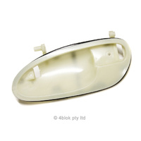 VT VX VY VZ Passengers door handle backing new 92085576