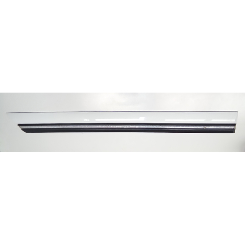 Used VQ RHR Alpine White Door Mould 