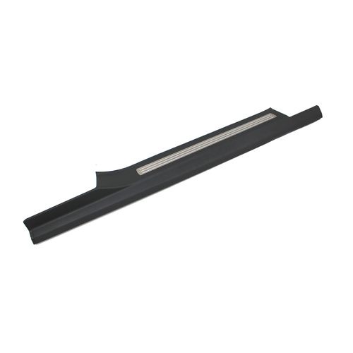 Used VF WN RHF Right Front Jet Black Outer Scuff Sill Plate 