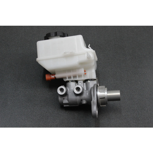VF WN Master Cylinder & Reservoir 
