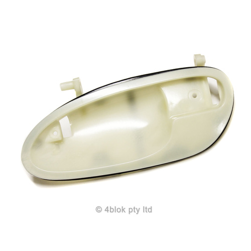 VT VX VY VZ Passengers door handle backing new 92085576
